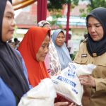 Pemerintah Kota Bandar Lampung Distribusikan Bantuan Beras untuk Kesejahteraan Keluarga