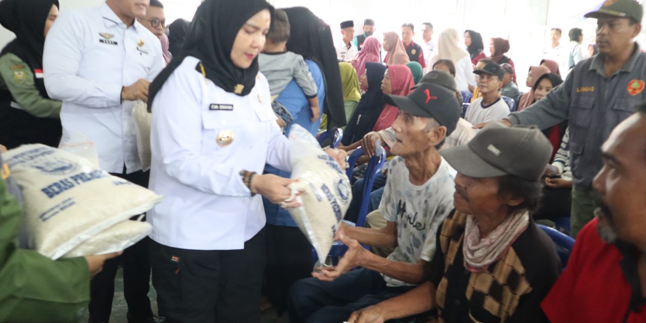 Walikota Bandar Lampung Salurkan Bansos