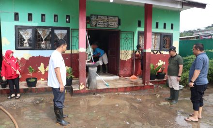 Pemkot Bandar Lampung Perbaiki Talud Jebol Di Kelurahan Campang Raya