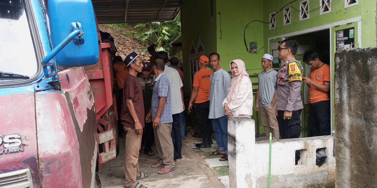 Pemkot Bandar Lampung Lakukan Pengerukan dan Pengangkatan Sedimen Dibeberapa Titik
