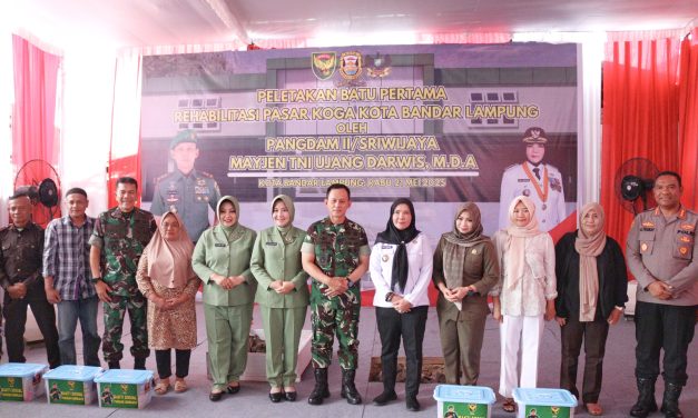 Walikota Badar Lampung Melakukan Seremoni Peletakan Batu Pertama Dalam Proses Revitalisasi Pasar Koga