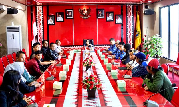 Sebanyak 7 Seniman Mural Di Bandar Lampung Berangkat Umroh Dari Bunda Eva 
