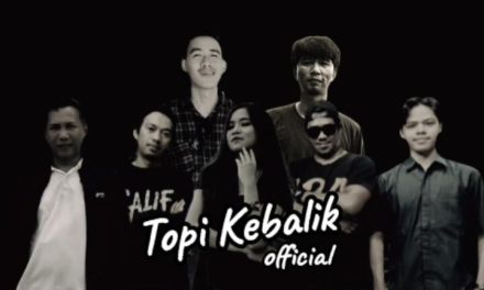 TOPI KEBALIK BAND KEMBALI TUNJUKKAN KREATIVITAS