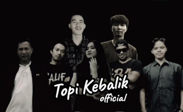 TOPI KEBALIK BAND KEMBALI TUNJUKKAN KREATIVITAS