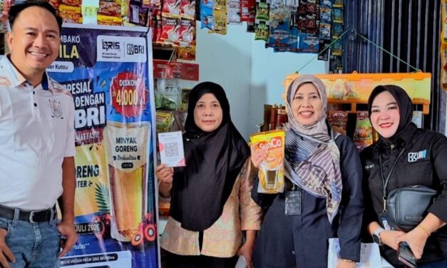 BRI Branch Officr Manna Dorong Pedagang Pasar Kutau Naik Kelas Lewat Transaksi QRIS